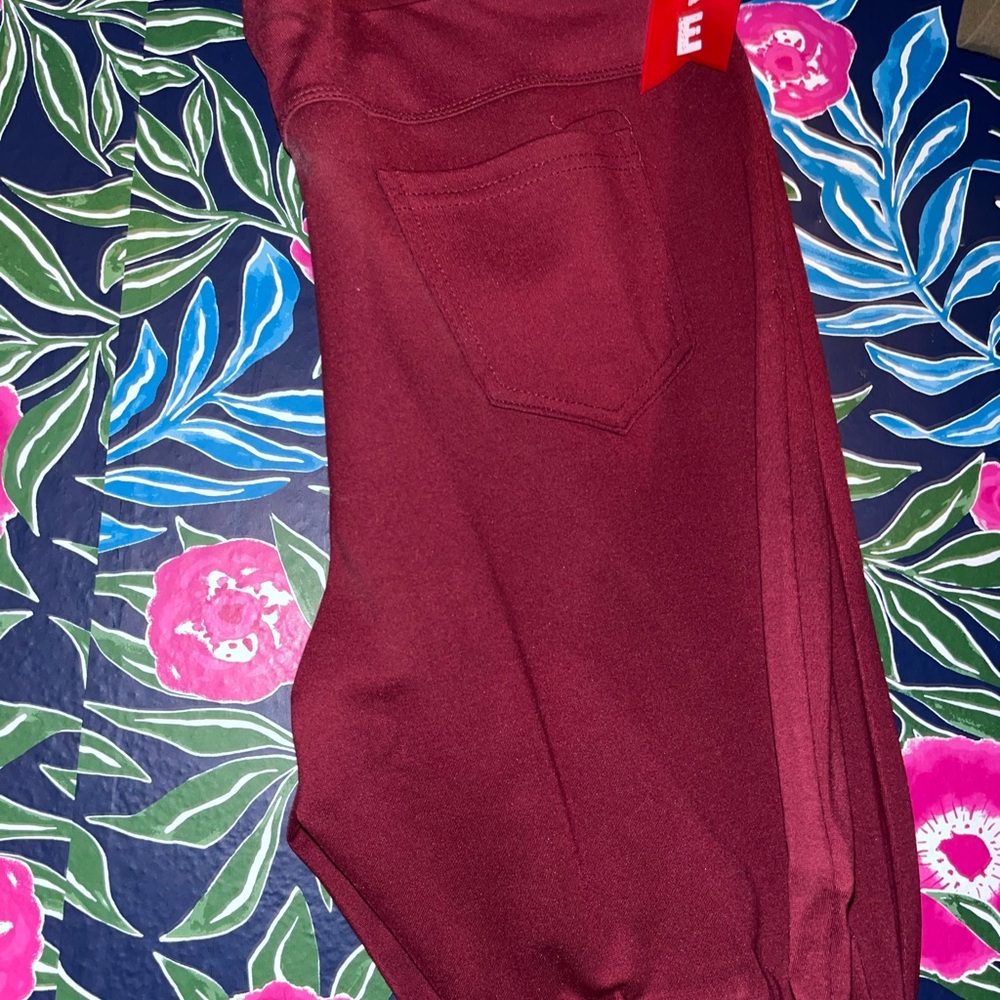 Burgundy pointe stretch jeggings